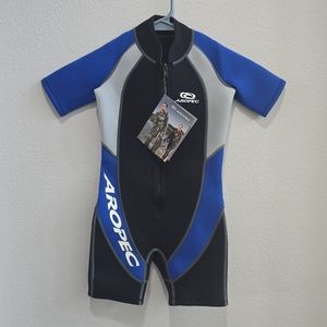 Kids Aropec shorty  summer wetsuit black and blue kids size 6